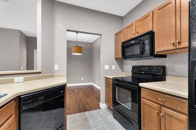 Building Photo - 2 bedroom, 2 bathroom condo!