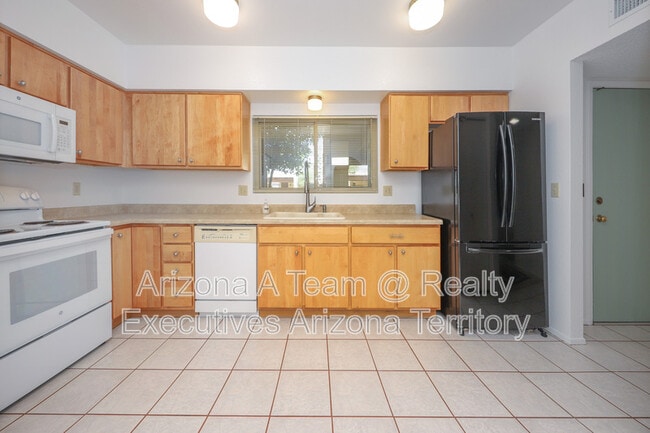 Building Photo - 8178 E Rivenoak Cir