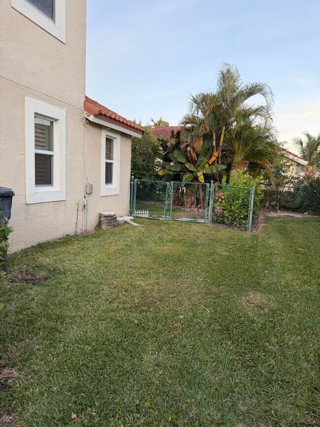 Building Photo - 1343 Lake Breeze Dr