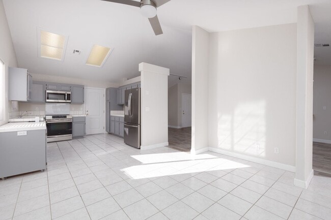 Building Photo - 3-bedroom, 2-bathroom home with a double car garage located in a non-HOA area