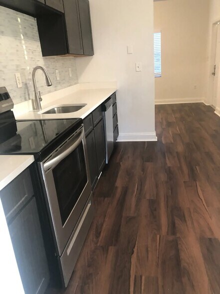 Building Photo - 495 NW 132nd St