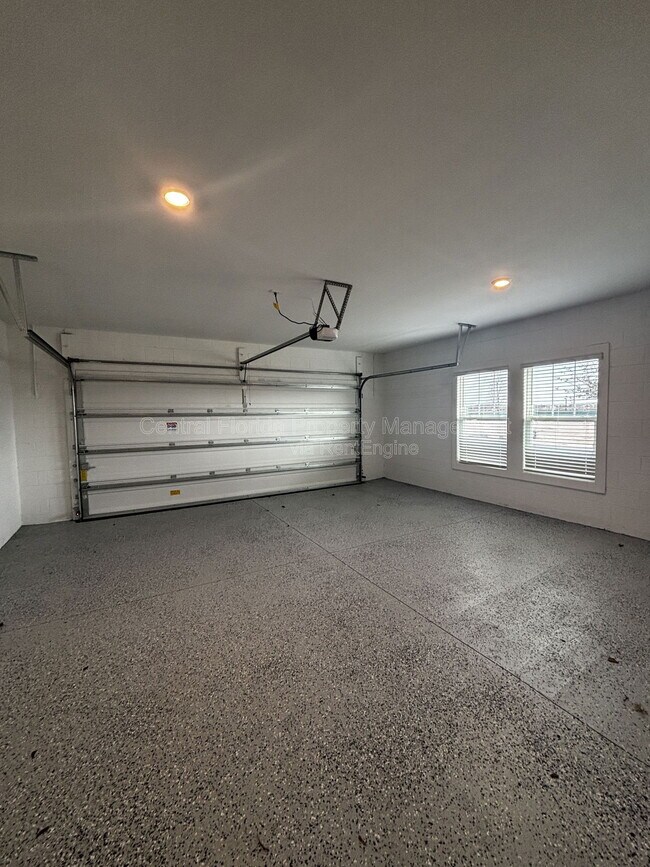 Building Photo - 7370 Summer Ivy Aly