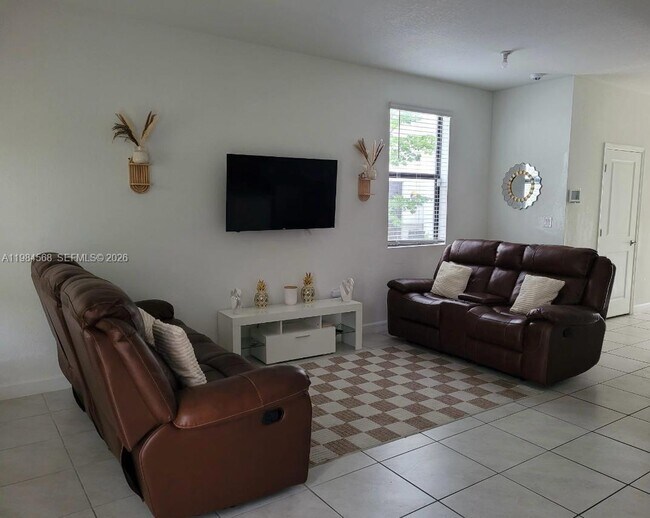 Building Photo - 1161 SW 8th Ave