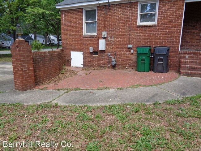 Building Photo - 2 br, 1 bath House - 3900 Admiral Ave.