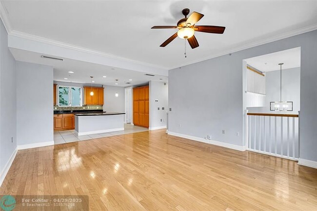 Building Photo - 1902 Coral Heights Ct