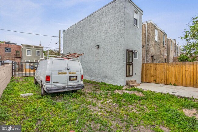 Building Photo - 3047 Janney St
