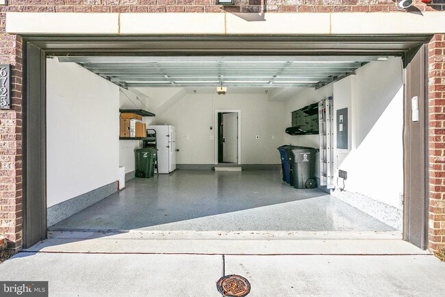 Building Photo - 6725 24th Ct N