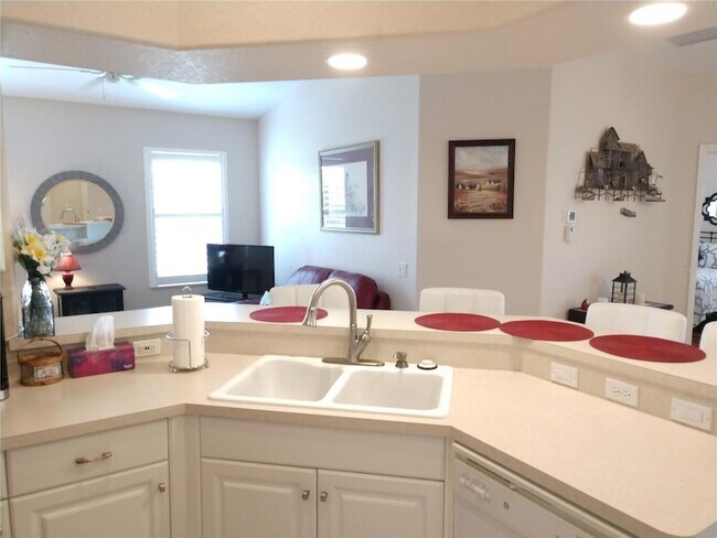 Building Photo - 7202 L Pavia Blvd