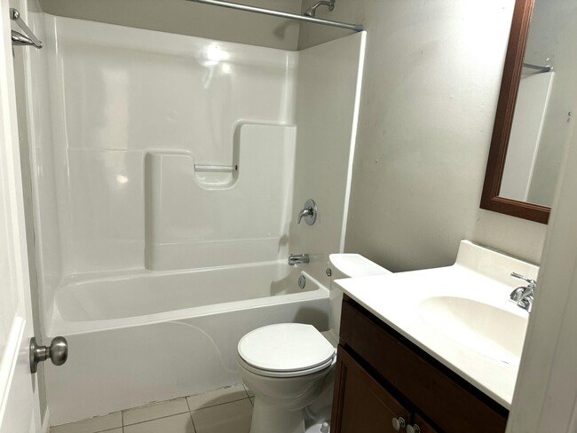 Building Photo - 5625 Hilltop