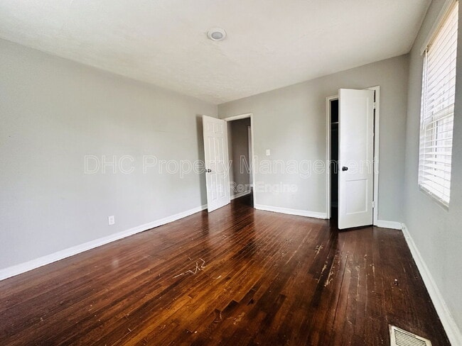 Building Photo - 1994 Don Juan Ln