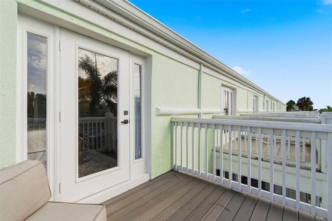 Building Photo - 4751 Coquina Key Dr SE
