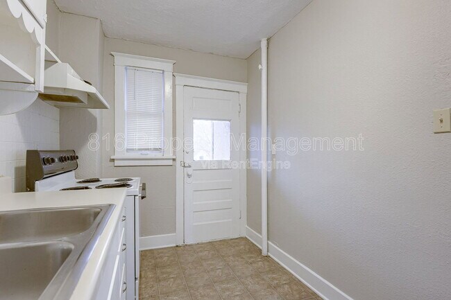 Building Photo - 513 Prospect Ave
