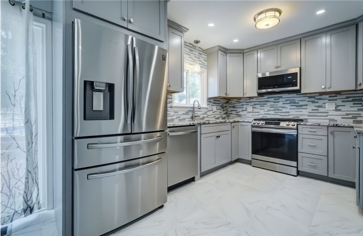 Building Photo - 138 Cherry Rd