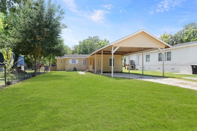 Primary Photo - 1517 W Snyder St