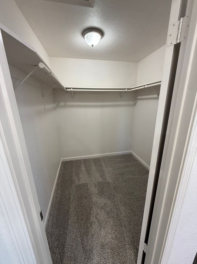Building Photo - Remodeled Home: 4 Bd/ 2.5 Bath Two Story!