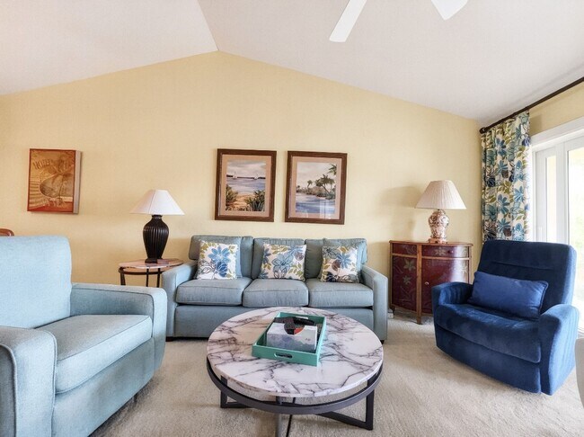 Building Photo - Peaceful pond 2BR/2BA condo in Naples, FL