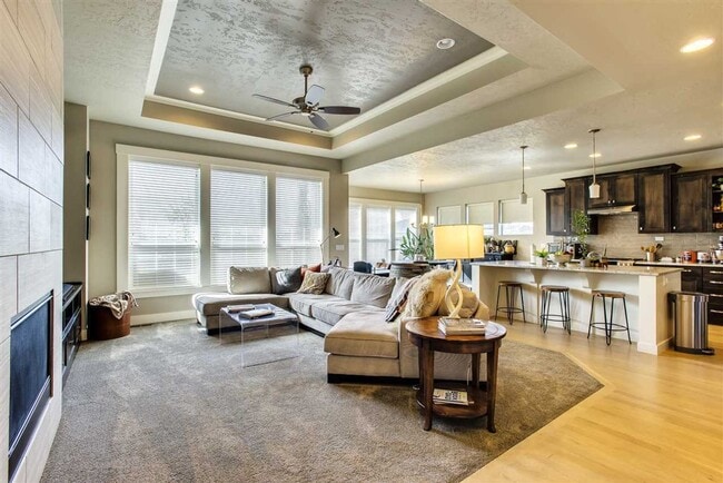 Building Photo - Beautiful 3 bed, 2 bath home in SpurWing G...
