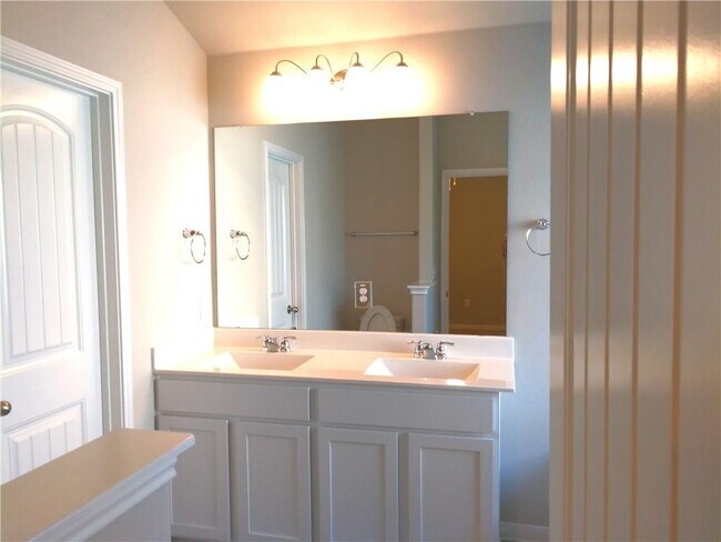 Building Photo - 852 Winnsboro Dr