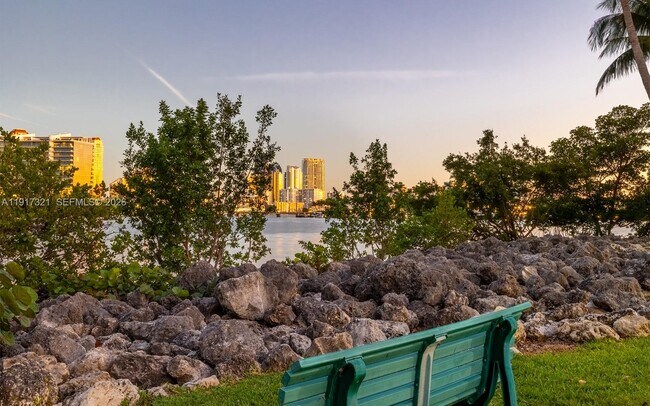 Building Photo - 3255 NE 184th St