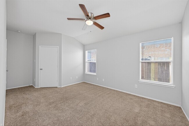 Building Photo - 7327 Winter Song Dr