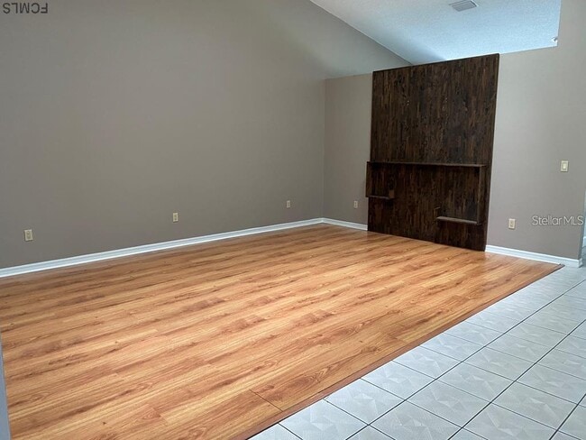 Building Photo - 250 Coral Reef Ct N