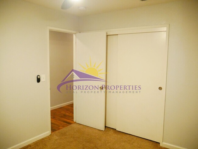 Building Photo - Remodeled 3 Bed 2 Bath 1,595 Sq Ft Fair Oaks Home