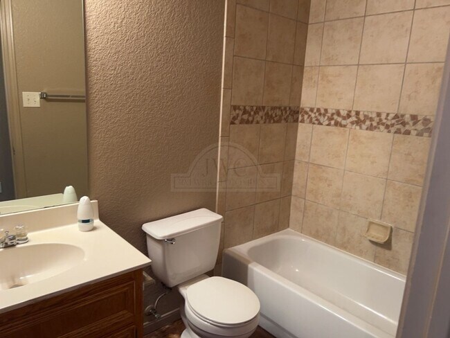 Building Photo - 1203 Cinch Dr