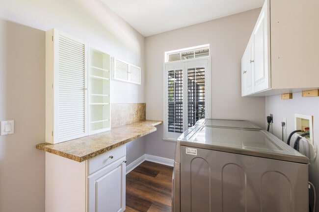 Building Photo - 3315 SE W Snow Rd