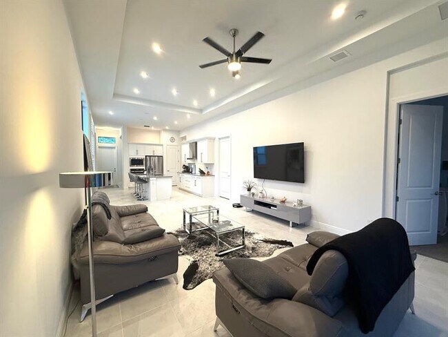 Building Photo - 187 SE Via Sangro