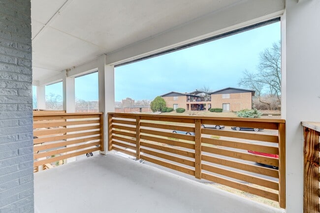 Building Photo - Heartwoods Manor