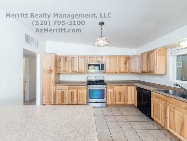 Building Photo - Now Available – Spacious 3-Bedroom, 2-Bath...