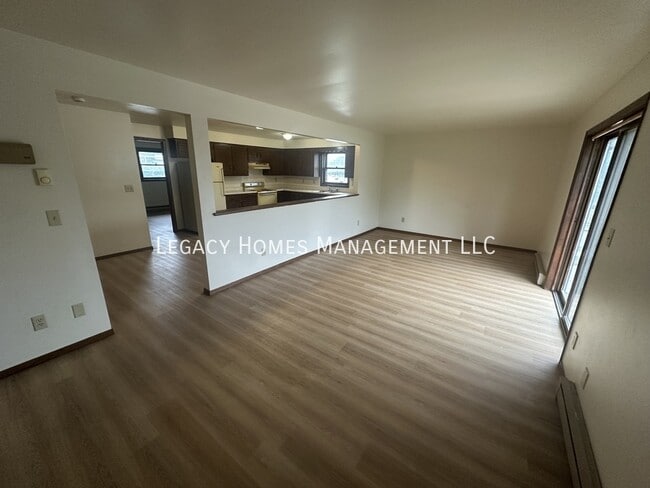 Primary Photo - 1023 Lawe St