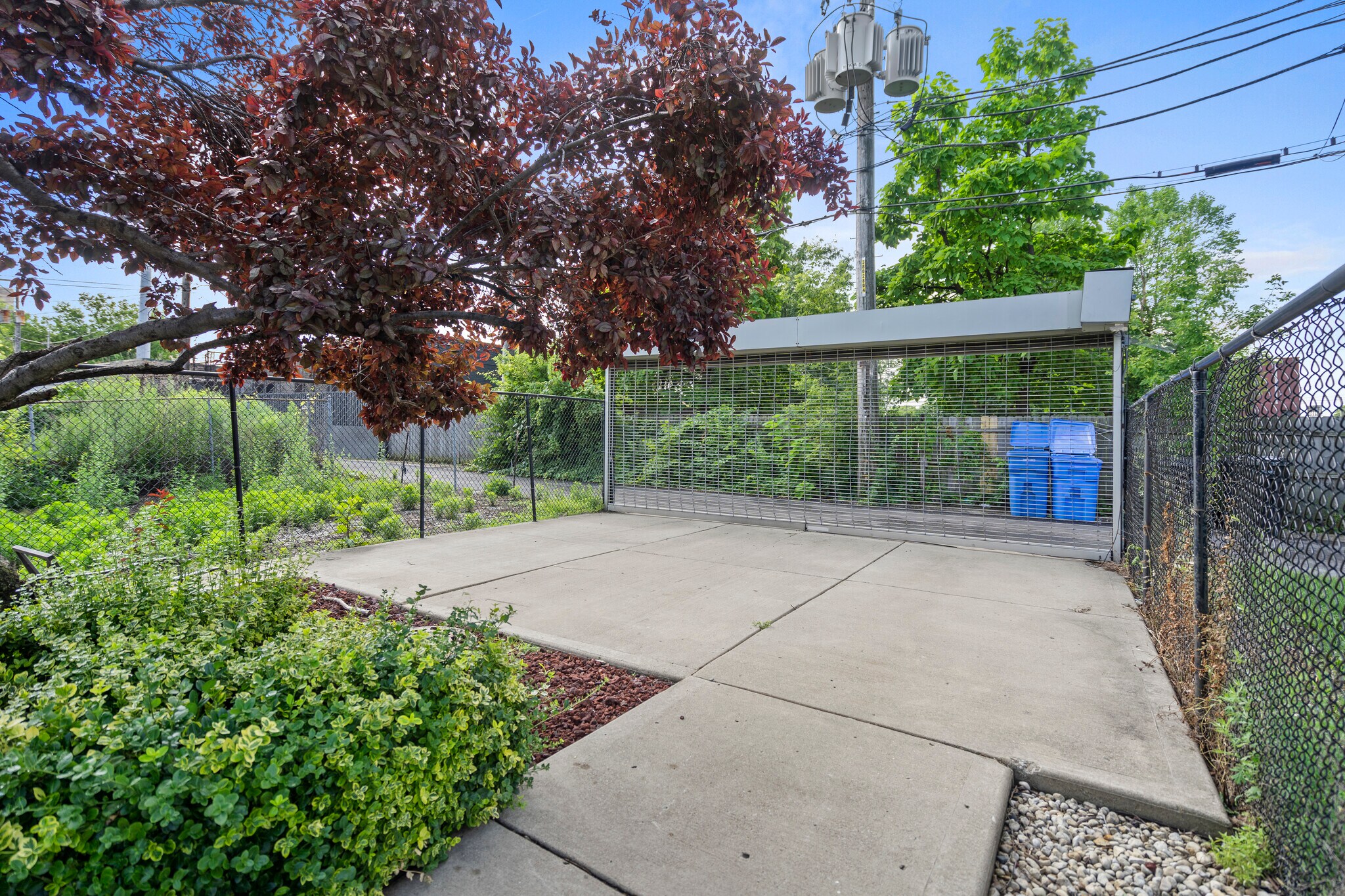 Building Photo - 2539 W Warren Blvd