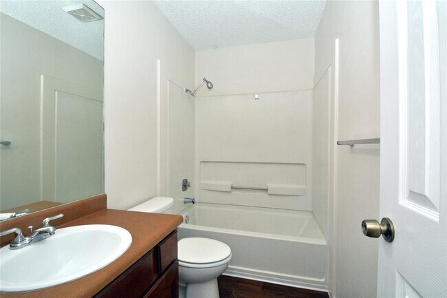 Building Photo - 11314 Walnut Ridge Dr