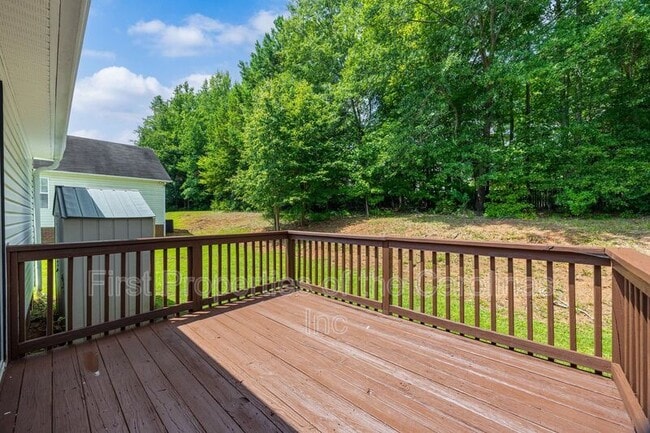 Building Photo - 104 Webbs Mill Dr