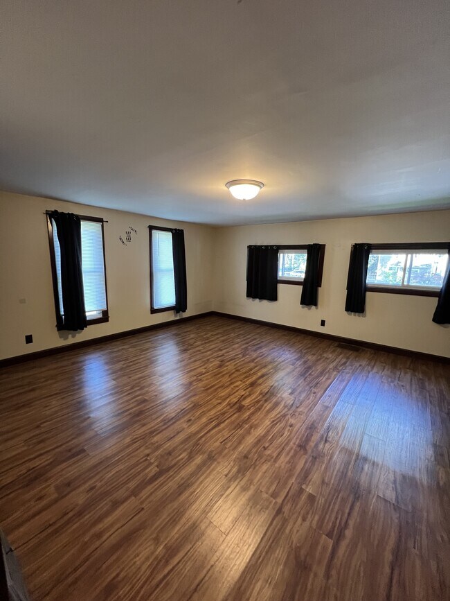 Building Photo - 236 Moores River Dr