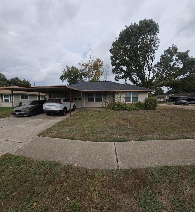 Building Photo - 9721 Foredale St