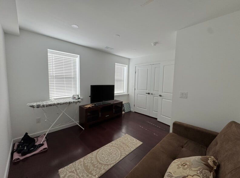 bedroom 3 - 3520 W Allegheny Ave