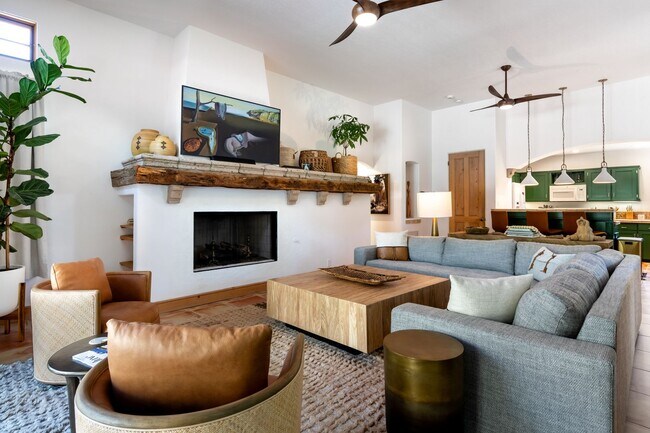 Building Photo - Luxury Oasis in Palm Springs Retreat (Monthly Only - No Long Term)