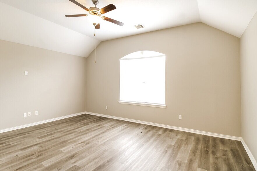 Building Photo - 23434 Banksia Dr