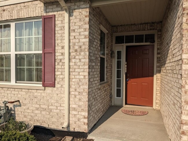 Building Photo - 2 Solara Ct