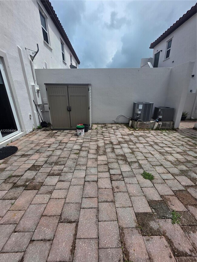 Building Photo - 9424 SW 171st Pl