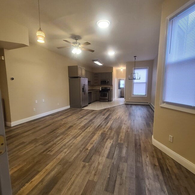 Building Photo - 99 Booraem Ave