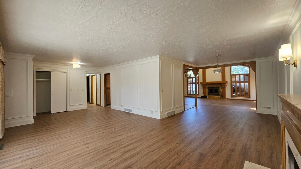 Building Photo - 728 W 800 S