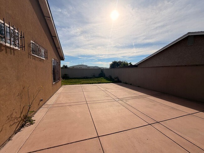 Building Photo - Beautifully Renovated 3BR Home in the Heart of San Ysidro