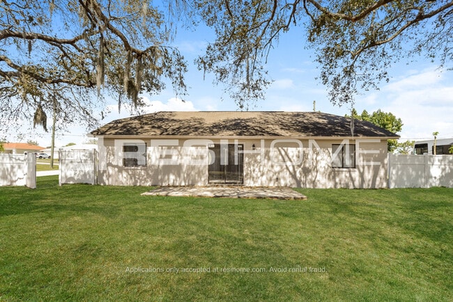 Building Photo - 2567 Newmark Dr