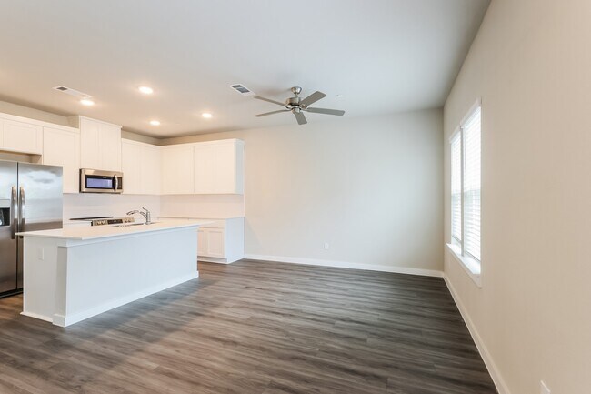 Building Photo - 18334 W Centro Cir