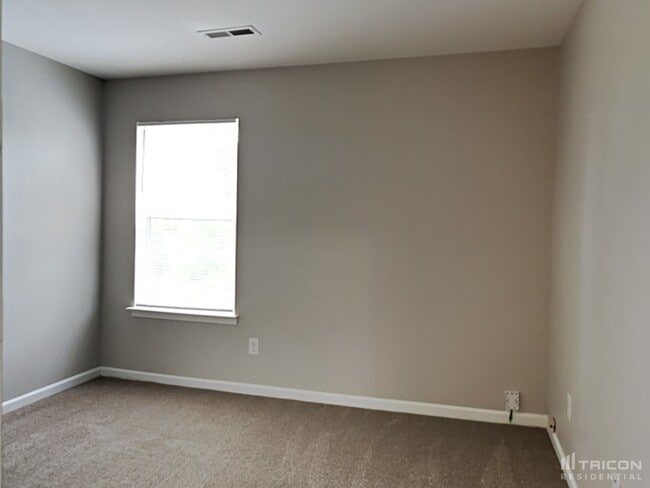 Building Photo - 4406 Cochran Farm Ln