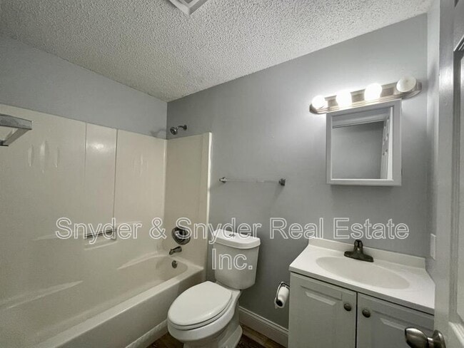 Building Photo - 2605 Terrace Ave