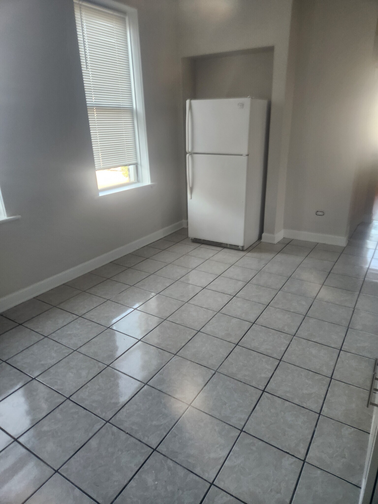 Kitchen - 2326 S Homan Ave